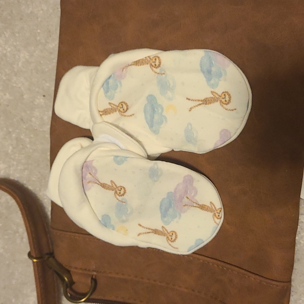New Goumi booties with sloth print